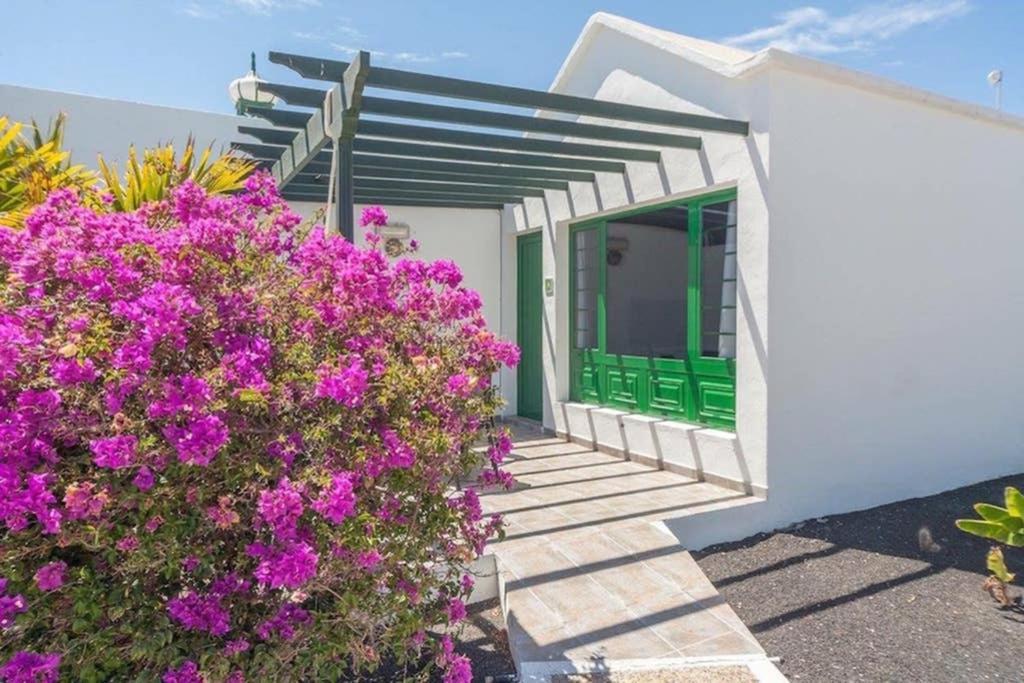 Bandama 14! 2 Bedroom Newly Renovated Bungalow, Los Pocillos, Puerto Del Carmen. Puerto del Carmen  Bagian luar foto