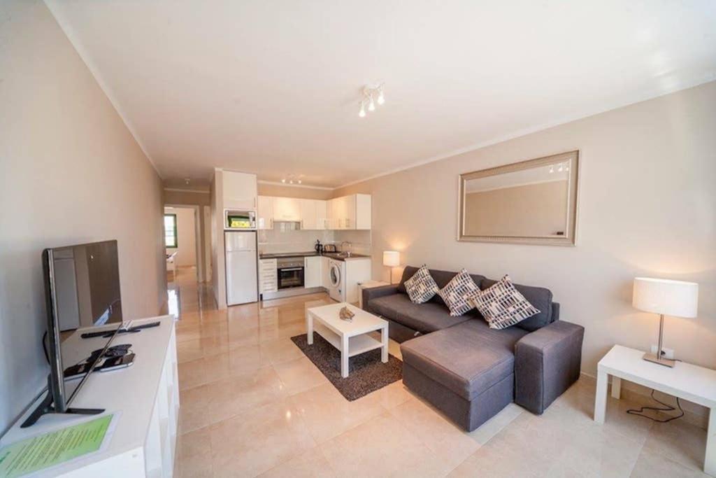 Bandama 14! 2 Bedroom Newly Renovated Bungalow, Los Pocillos, Puerto Del Carmen. Puerto del Carmen  Bagian luar foto